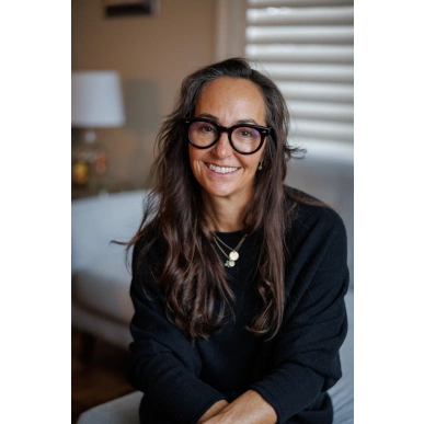 Amy de la Garza, MD